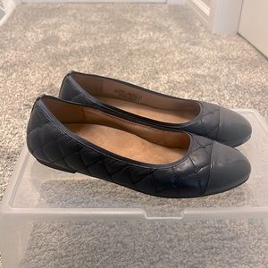 Vionic Desiree flats- size 9 wide- navy